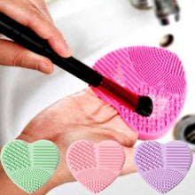 Load image into Gallery viewer, Silicone Heart Shape Brush Cleaner